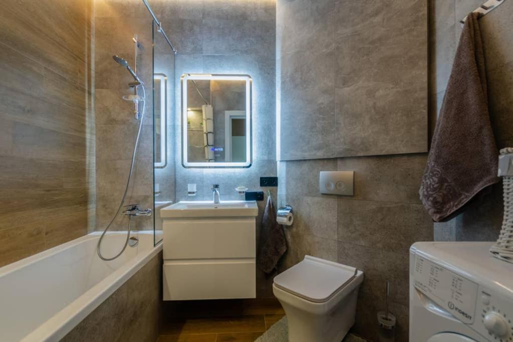 Vip - Smart Apartment Kyiv Exterior photo
