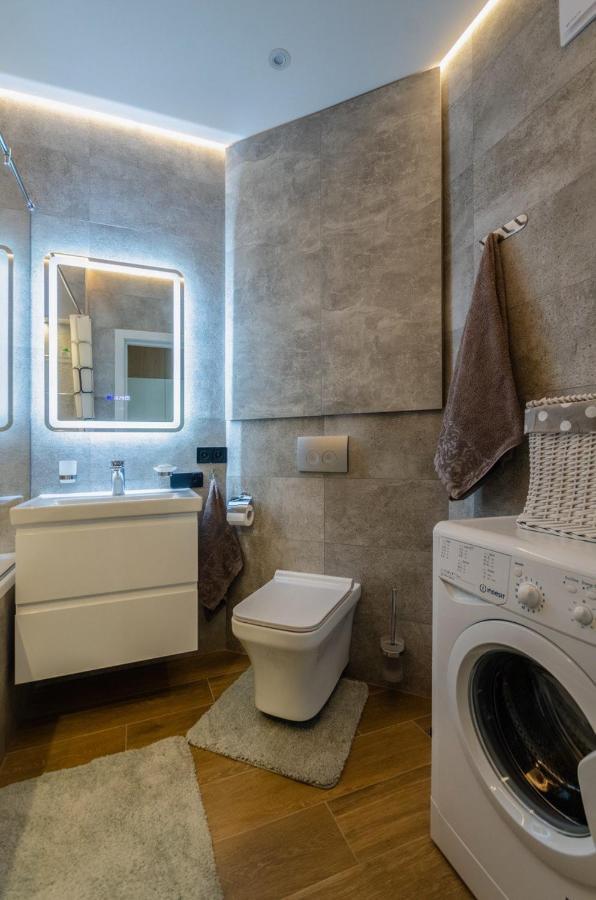 Vip - Smart Apartment Kyiv Exterior photo