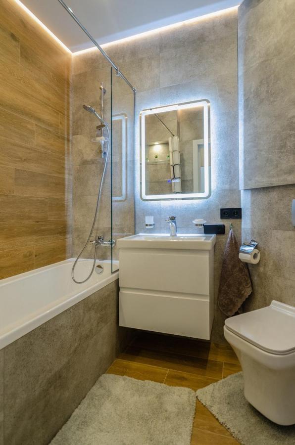 Vip - Smart Apartment Kyiv Exterior photo
